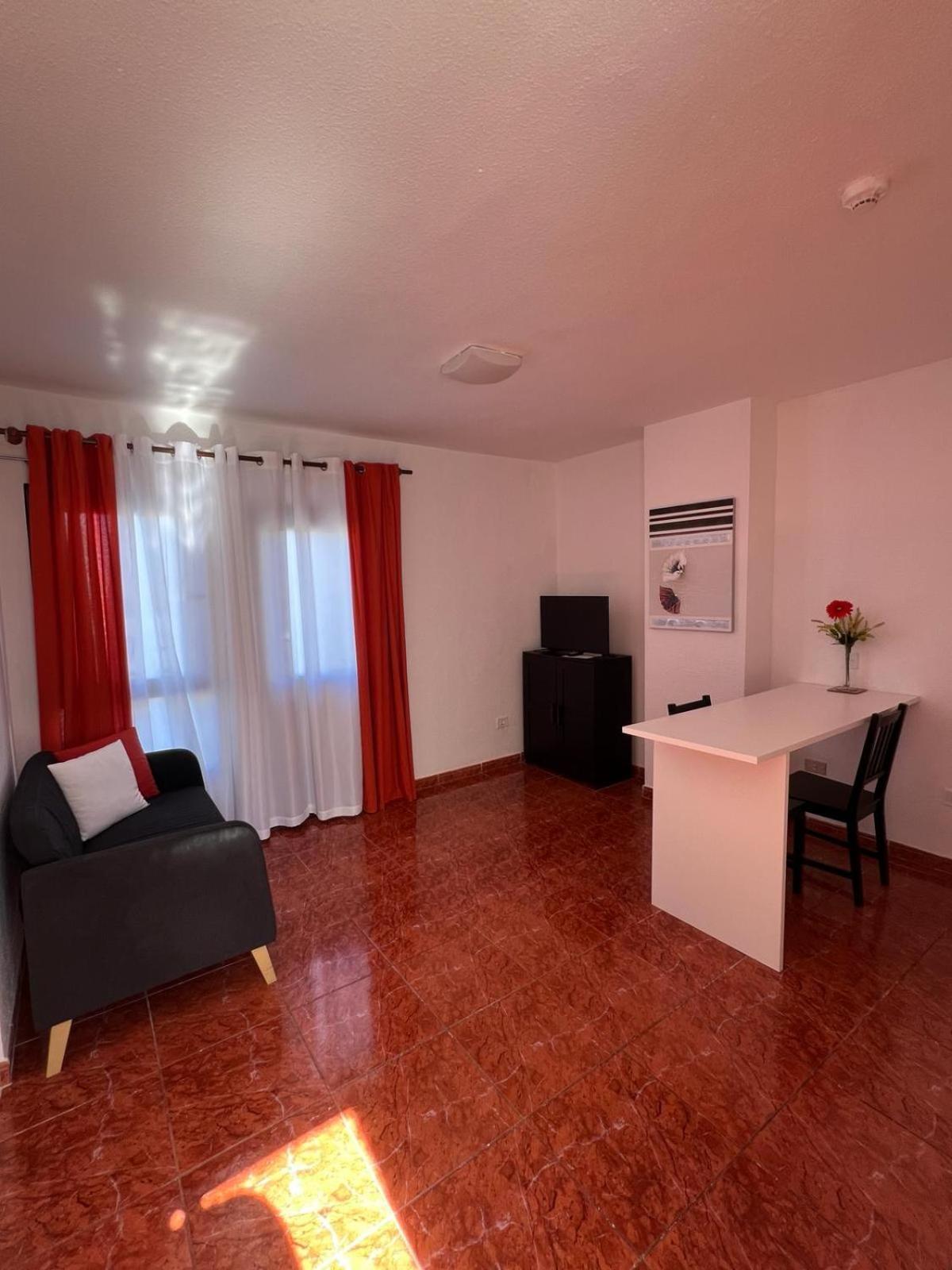 Apartamentos Funchal Los Cristianos  Bagian luar foto